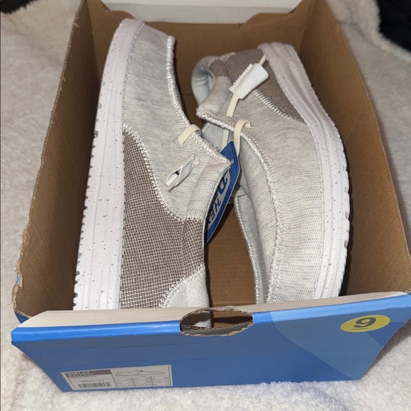 Men’s Hey Dude’s Wally Stitch Optic White 40021-1K3 - Picture 10 of 10